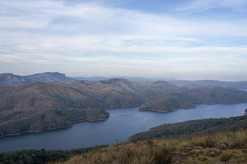 File:Idukki-Reservoir-from-Calvary-Mount-Kerala.jpg