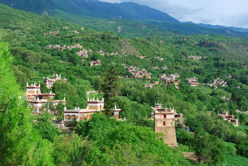 File:Gyalrong-Danba-Garze-Sichuan-China-panoramio-6.jpg