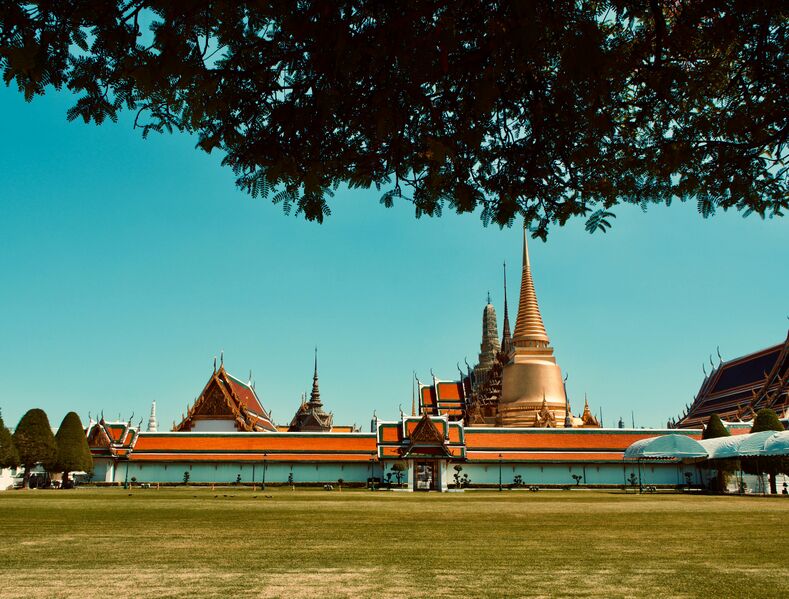 File:Grand-palace-bangkok.jpg