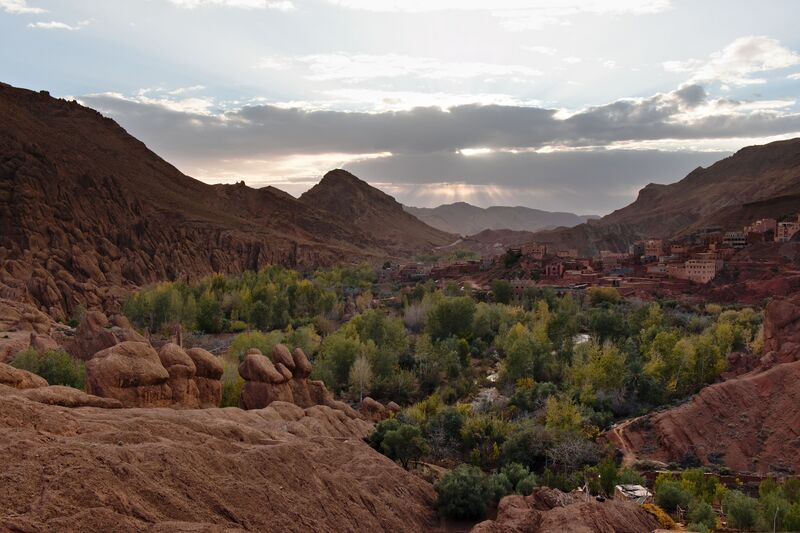 File:Morocco-valley-dusk.jpg