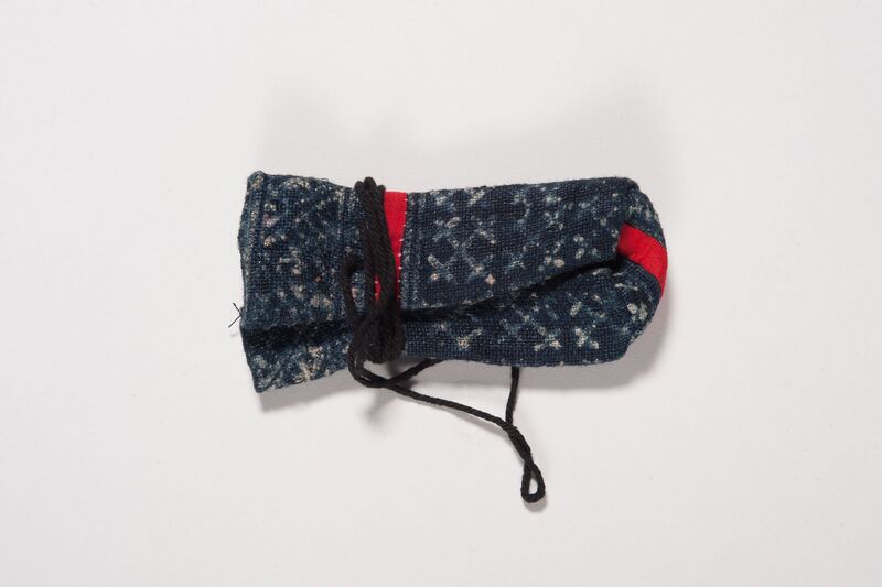 File:Kew EBC 91926 money bag.jpg